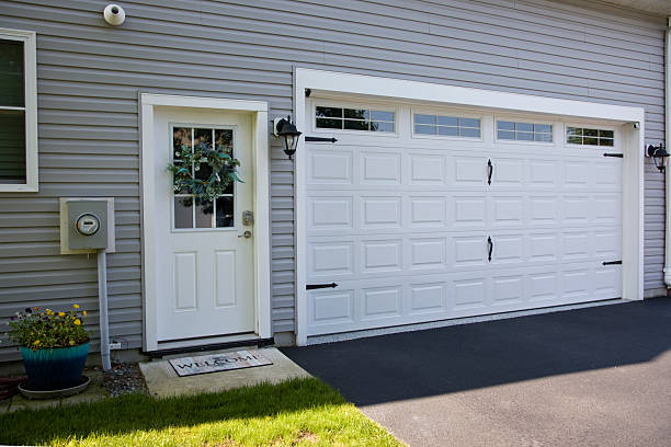 24/7 Emergency Garage Door Panel Replacement experts in Sterlington, LA